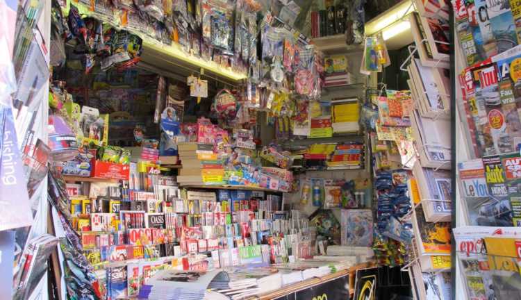 Ein Neues Deutschland gefällig? Der deutsche Michel ist angesichts der reichen Auswahl noch etwas unsicher, versucht es offenbar eher in der Wahlkabine als am Zeitungskiosk.