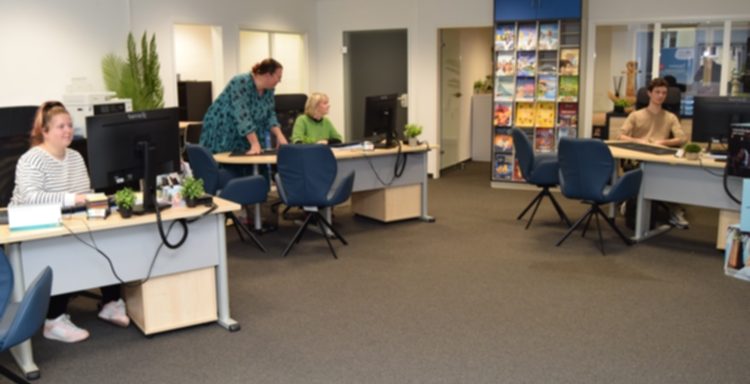 Schlecht fürs Foto, gut fürs Geschäft: Beim Reiseprofi gibts jetzt mehr Platz für die Kunden. 